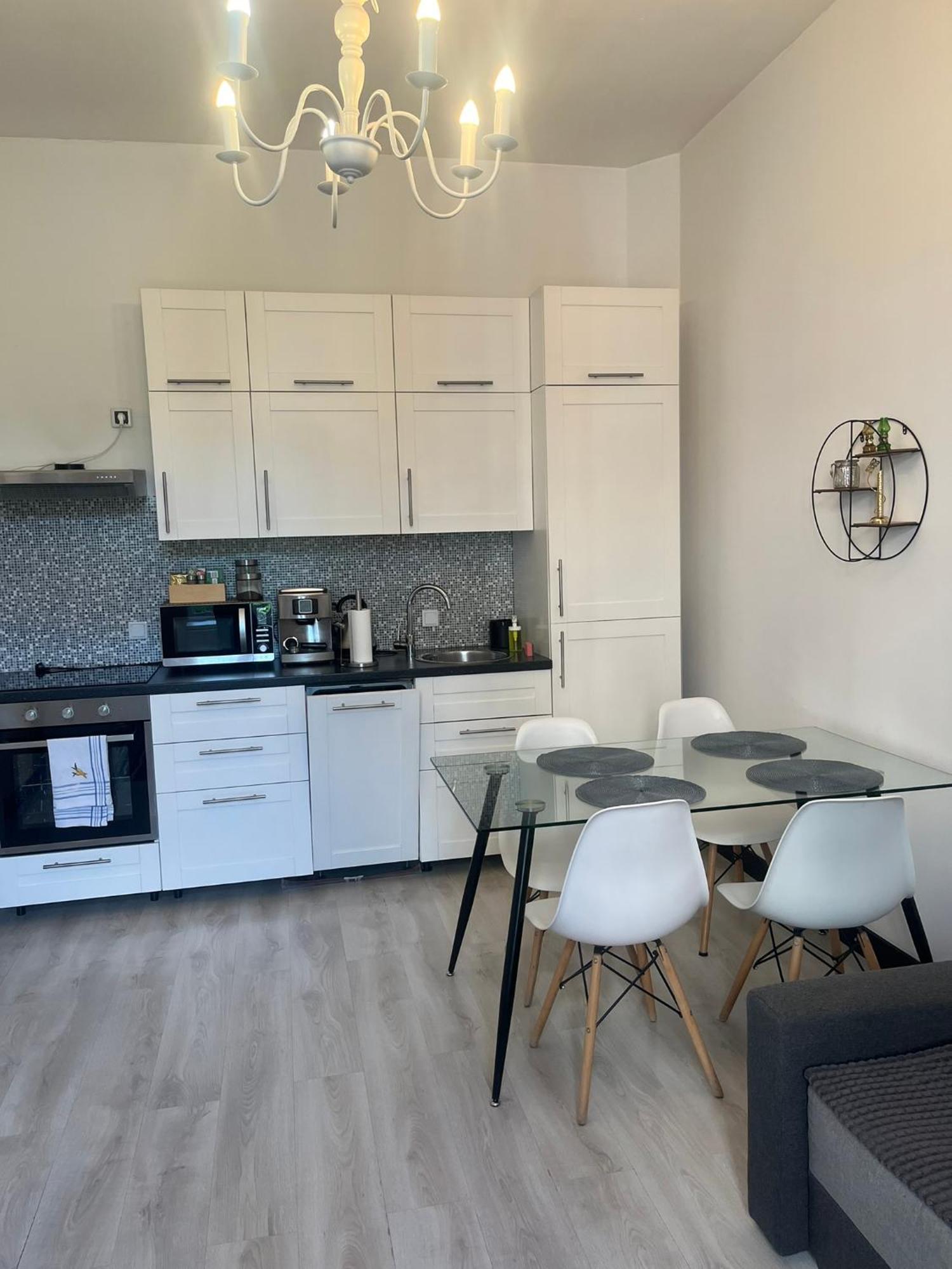 Apartament Mikolowska 9 คาโตวีตเซ ภายนอก รูปภาพ